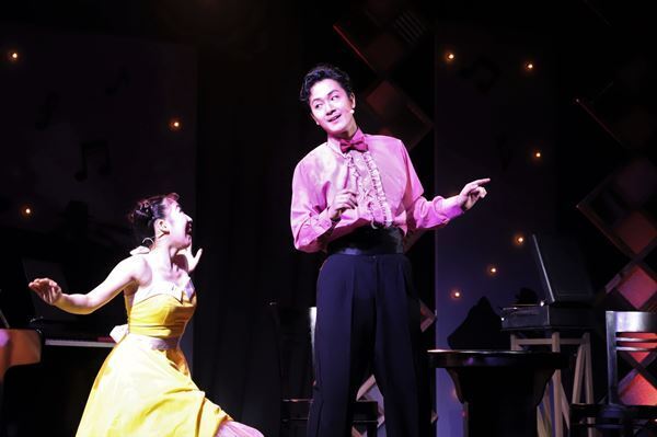 宝塚歌劇団出身・謝珠栄演出の新作ミュージカル『どうにかなるさ～神戸ジャズ物語～』が淡路島で上演中