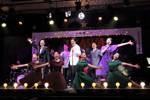 宝塚歌劇団出身・謝珠栄演出の新作ミュージカル『どうにかなるさ～神戸ジャズ物語～』が淡路島で上演中