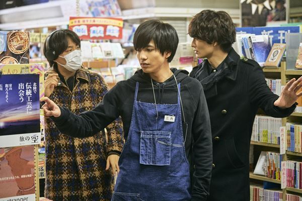 岡田将生×志尊淳の信頼関係から生まれた除霊シーン　『さんかく窓の外側は夜』メイキング公開