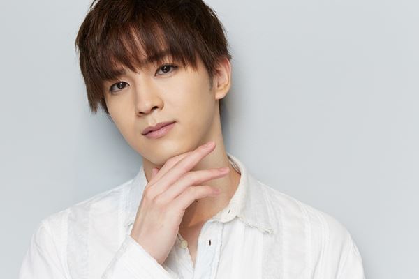 黒羽麻璃央×甲斐翔真 大ヒットミュージカルに挑む“ロミオ一年生”のふたり「頼りあって、戦友として」