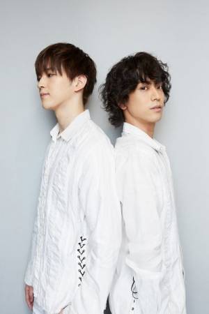 黒羽麻璃央×甲斐翔真 大ヒットミュージカルに挑む“ロミオ一年生”のふたり「頼りあって、戦友として」