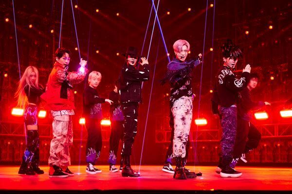 SHINee、約3年ぶりとなる単独コンサート「Beyond LIVE - SHINee : SHINee WORLD」開催　全世界120カ国約13万人視聴
