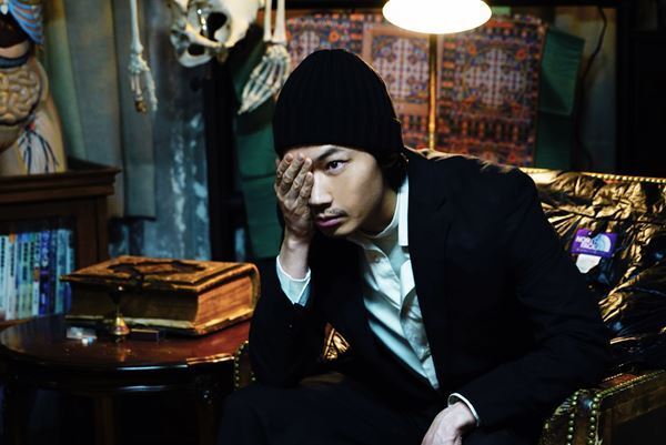 綾野剛が感情を失くしたホームレスに　『ホムンクルス』場面写真一挙公開