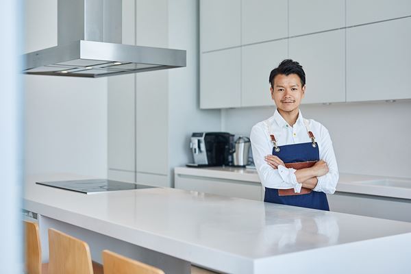 魚肉で革命を！ 長友佑都選手と鈴廣かまぼこが「魚肉たんぱく同盟」を発足