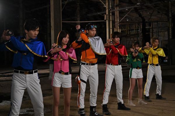 『魔進戦隊キラメイジャー』の劇場版が公開！ 小宮璃央＆木原瑠生が発見した“自分の新たな一面”とは？