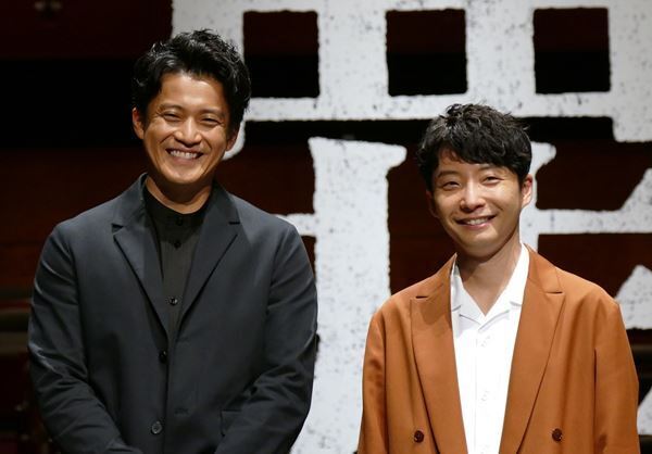 『罪の声』主演の小栗旬、星野源と映画初共演「参加しない手はない」と“即決”！