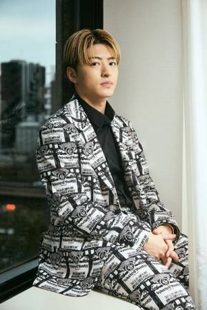 「設定にワクワクしました！」　GENERATIONS佐野玲於が『その瞬間、僕は泣きたくなった』を洞内広樹監督と語り合う