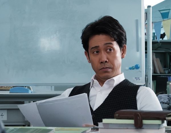 クセモノだらけの騙し合いバトルが勃発　『騙し絵の牙』特報公開