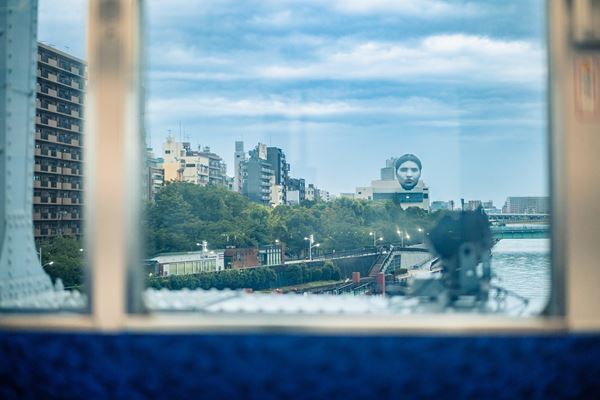 「誰かの顔」が東京の空にふたたび　《まさゆめ》プロジェクト、7月に続き2度目の実施