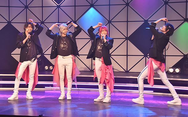 毎公演のファンサービスも楽しみな2.5次元ダンスライブ「VAZZROCK STAGE」Episode1『0carat』、東京・CBGK シブゲキ!! で上演中