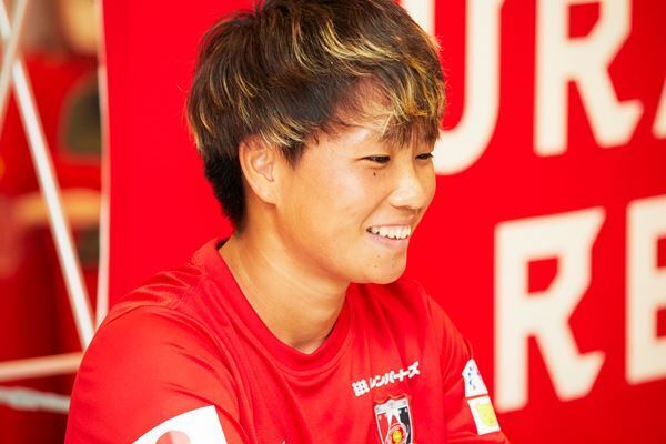 WEリーグ開幕記念・スペシャル鼎談キックオフ! 浦和・小泉×南×モー娘。横山、初対面の3人が語り合う!!