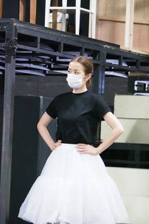 鈴木京香「毎日、新しい発見に満ちています」 『Home,I'm Darling～愛しのマイホーム～』稽古場レポート＆キャストコメント到着