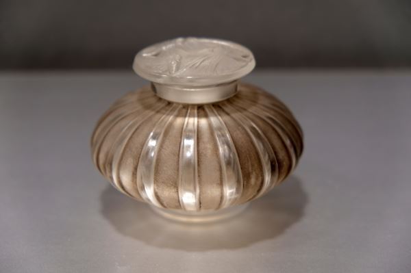 古代オリエントからルネ・ラリック、濱田庄司まで240点を紹介 パナソニック汐留美術館『香りの器 高砂コレクション展』