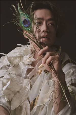 高橋大輔が世界を巡る　宝塚歌劇団・原田諒を演出に迎えた「LUXE」公演決定！