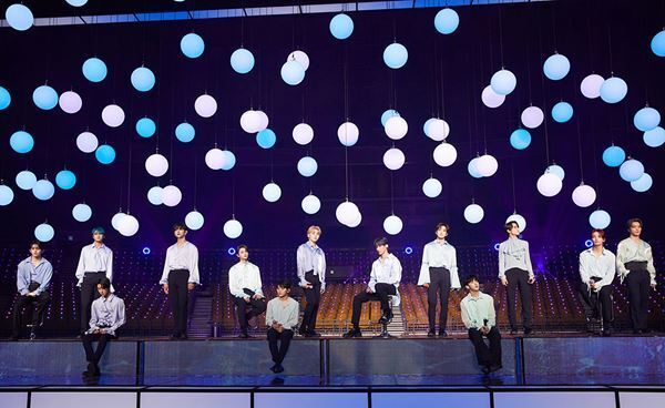 “まさに動く芸術作品” SEVENTEEN、初オンラインコンサートで世界122ヵ国のCARATへ愛を語る