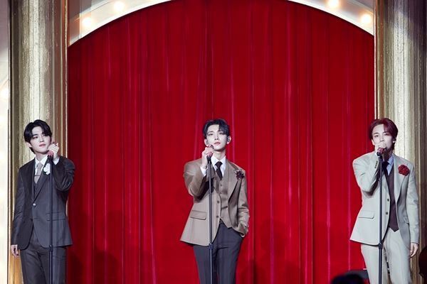 “まさに動く芸術作品” SEVENTEEN、初オンラインコンサートで世界122ヵ国のCARATへ愛を語る