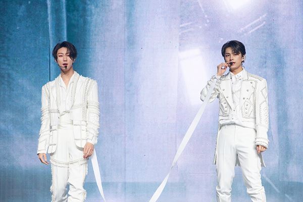 “まさに動く芸術作品” SEVENTEEN、初オンラインコンサートで世界122ヵ国のCARATへ愛を語る