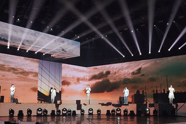 “まさに動く芸術作品” SEVENTEEN、初オンラインコンサートで世界122ヵ国のCARATへ愛を語る