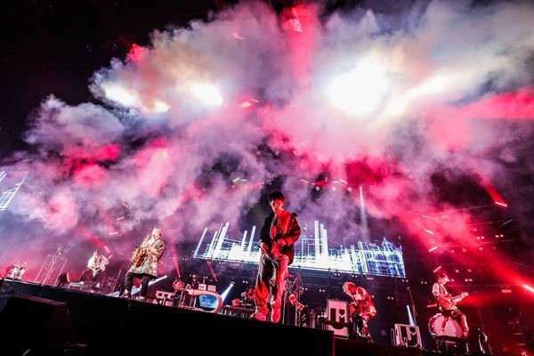 UVERworld、新曲「来鳥江」3人目のボーカルは山田孝之　横アリ初日で“完成形”初披露