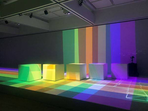 ライゾマティクスの大規模個展が東京都現代美術館にて開幕 設立から15年の多岐にわたる活動を複合的に展観