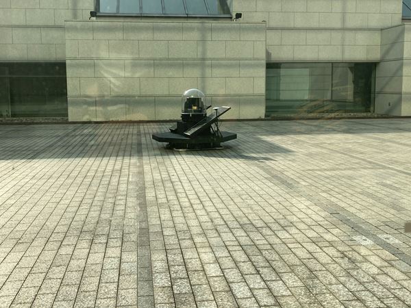 ライゾマティクスの大規模個展が東京都現代美術館にて開幕 設立から15年の多岐にわたる活動を複合的に展観