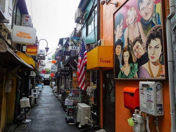 森山大道が切り取る東京風景。 最近作を中心に約180点を展示