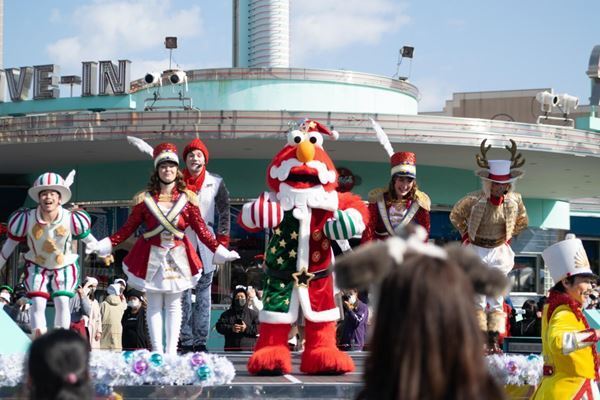 USJクリスマスショー開催中！　今年は新しいスタイルでキャラクターたちと陽気で楽しいクリスマスを