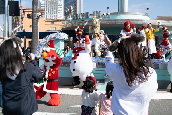 USJクリスマスショー開催中！　今年は新しいスタイルでキャラクターたちと陽気で楽しいクリスマスを