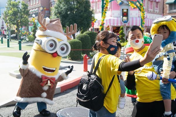 USJクリスマスショー開催中！　今年は新しいスタイルでキャラクターたちと陽気で楽しいクリスマスを