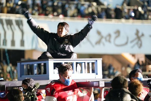 中村憲剛よ、ありがとう！　中村憲剛からありがとう!!　1万3000人が見守った引退セレモニー