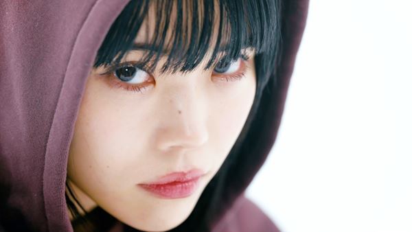 アイナ・ジ・エンド、ソロアルバムのラスト曲「スイカ」MVを公開　BiSH「オーケストラ」と同スタジオで6年の歩みを表現