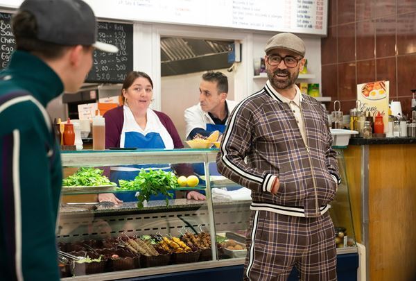 紳士の顔をした一流のワル達による騙し合い　ガイ・リッチー監督『ジェントルメン』Fワード特別映像公開