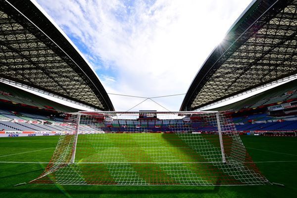 神奈川ダービーにカズ×小野、関西ダービー……無事に明治安田J1開幕を迎えるために