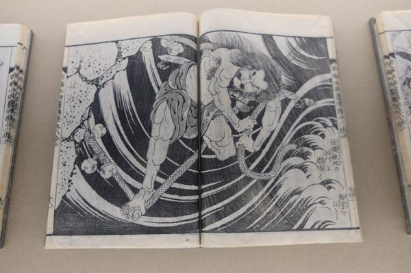 床から天井まで北斎で埋め尽くされた展示空間は圧巻！『北斎づくし』展、東京ミッドタウン・ホールにて開催中