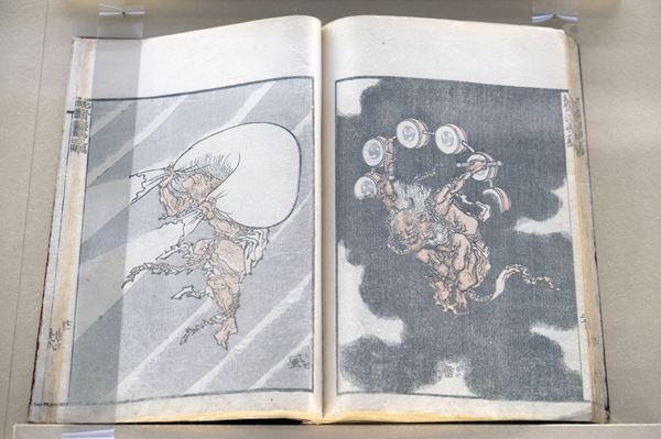 床から天井まで北斎で埋め尽くされた展示空間は圧巻！『北斎づくし』展、東京ミッドタウン・ホールにて開催中