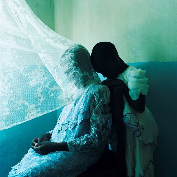 私たちの生きる現在を考える『記憶は地に沁み、風を越え 日本の新進作家 vol. 18』開催中