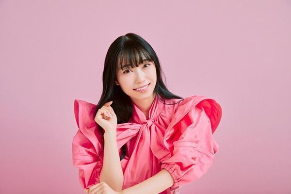 小林愛香、1stアルバム『Gradation Collection』ジャケット写真公開　多彩な全13曲も明らかに