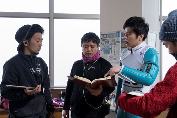 いよいよ公開『ヒノマルソウル～舞台裏の英雄たち～』、撮影現場での田中圭の一挙手一投足を密着レポート！