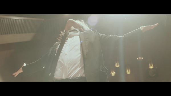 宮本浩次、キャリア初の1位獲得アルバム『ROMANCE』より「あなた」MVを公開