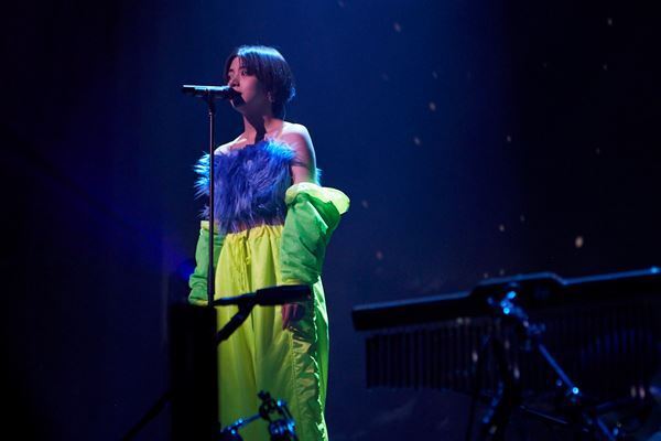 ELAIZA、クリスマスに初のワンマンライブ“Paradise Lost”開催　オフィシャルレポート到着