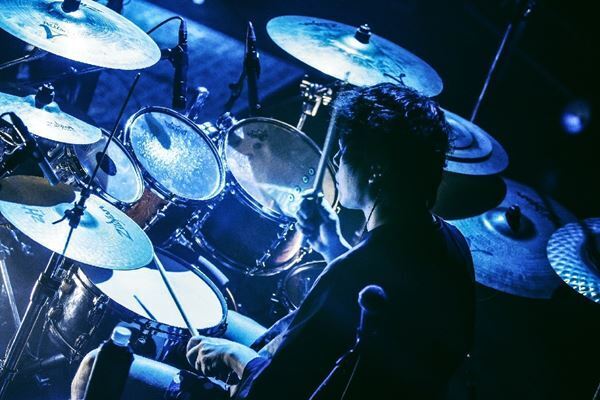 凛として時雨が初の配信ライブで証明した、15年前から確立されていた唯一無二の存在感