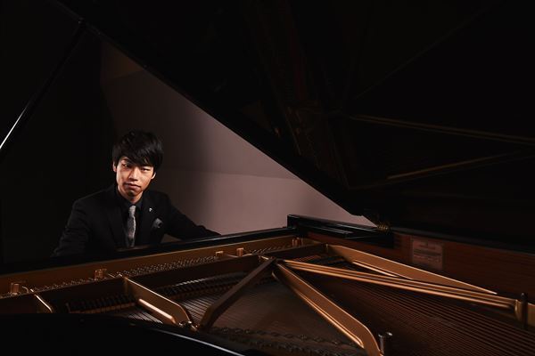 コロナ禍のクラシック界に差し込む一条の光 務川慧悟＆阪田知樹「エリザベート王妃国際音楽コンクール」ピアノ部門入賞！