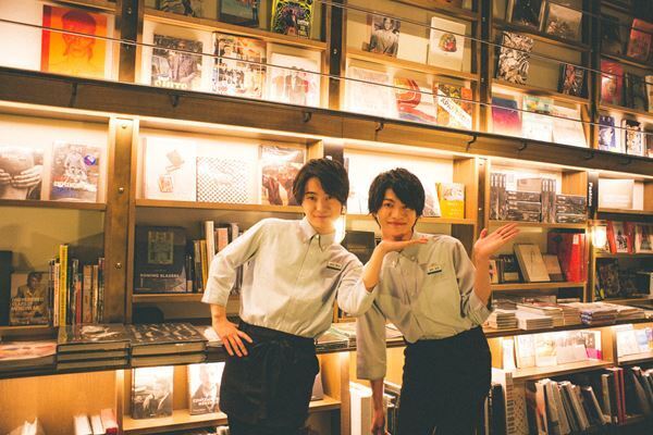 さくらしめじがオープン前のSHIBUYA TSUTAYAに登場！　「#シブツタしめじ 最終出菌!? おはようライブ」アーカイブ配信中