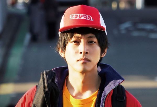 自身初の役柄をふたつ返事で快諾　『あの頃。』松坂桃李の“オタク姿”を切り取った特別映像公開