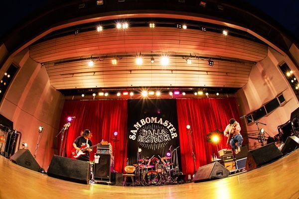 サンボマスター、ホールツアーファイナル大阪城音楽堂ライブレポが到着　全国13カ所ライブハウスツアーも決定