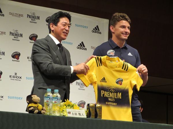 グラウンド上でもグラウンド外でも完璧！　NZ代表ボーデン・バレットに隙なし!!