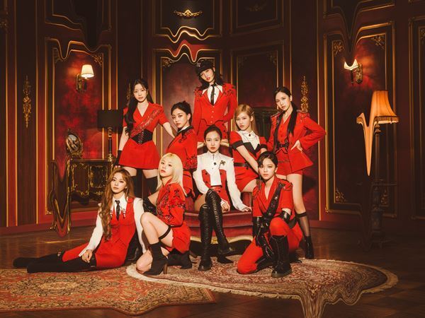 TWICE、完璧ではない世界で完璧に振舞う「Perfect World」MV公開