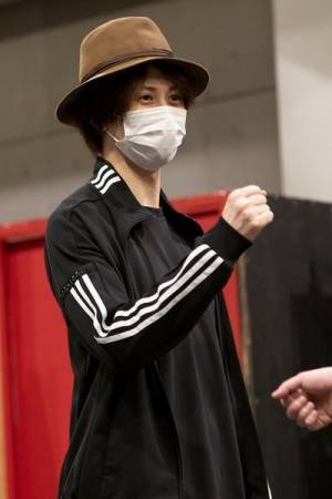 ふたりの俳優で登場人物は10人あまり！ あらゆる困難を笑いで軽やかに吹き飛ばすミュージカルの創作現場を訪ねた