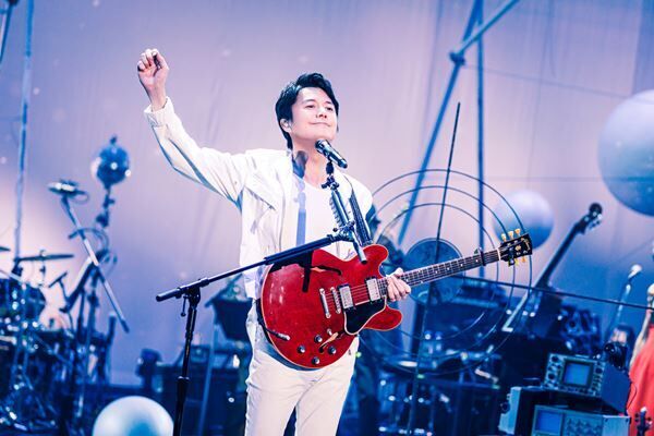 福山雅治、アルバム『AKIRA』を携えた初のオンラインライブで立ち上げた総合芸術