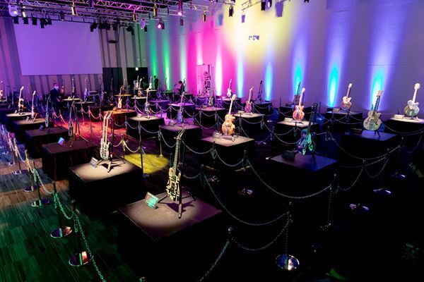 布袋寅泰、「Dangerous feat. 吉井和哉」MVメイキング映像のダイジェストを公開　11/25には第3弾インスタライブ配信も